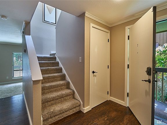 5th image of 10840 NE 35th Pl APT 1