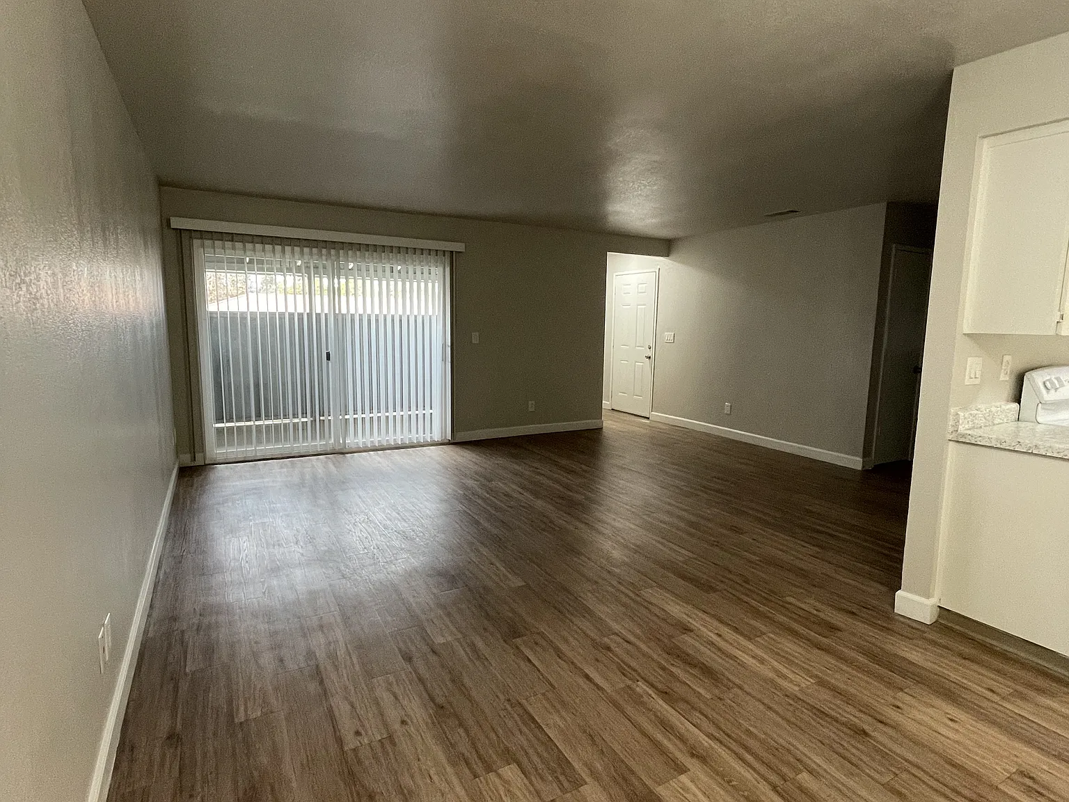 Evergreen apartments — Photo 4