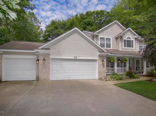 13461 Ravine View Dr, Grand Haven, MI 49417
