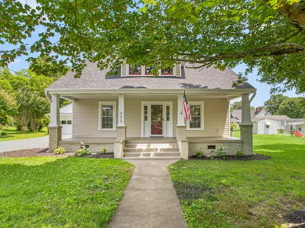 232 S Marshall St, Graham, NC 27253