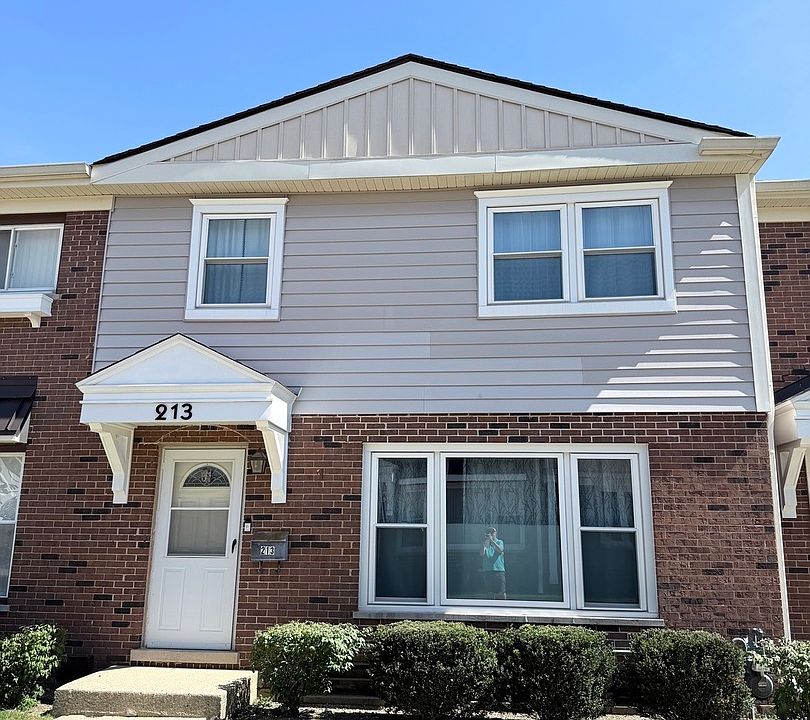1st image of 213 Frederick Pl