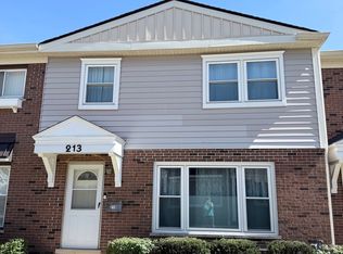 213 Frederick Pl, Wood Dale, IL 60191