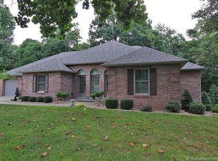401 Windwood Lake Dr, Cape Girardeau, MO 63701