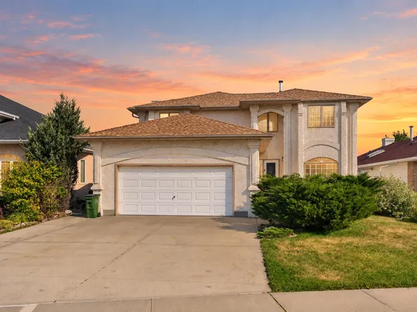 15819 58th St NW, Edmonton, AB T5Y 2R4
