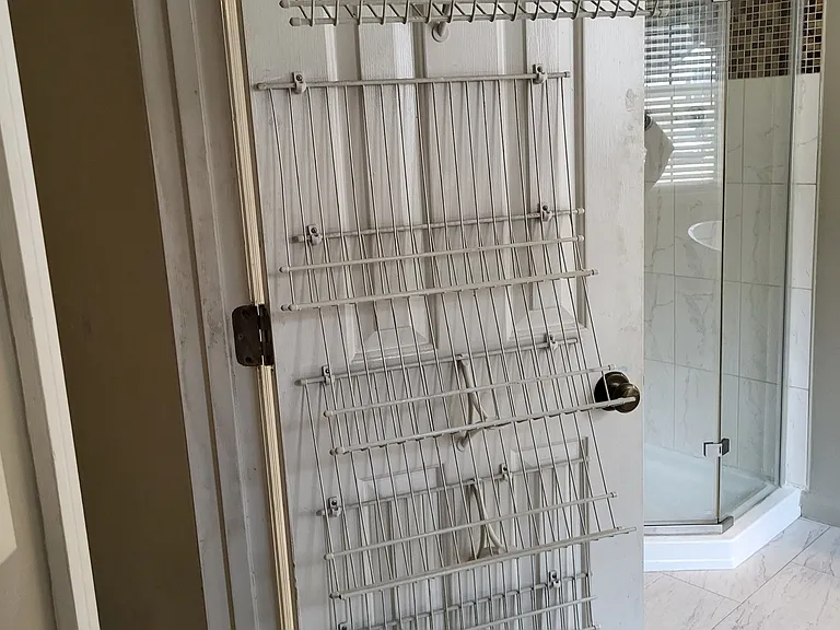 walkin closet 1