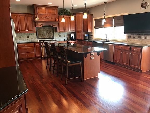 5th image of 22769 Stanford Dr
