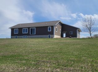 580 Lake St SW, Avoca, MN 56114