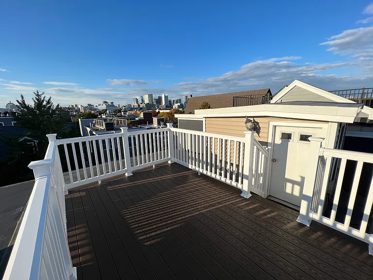 339 E St — Photo 17