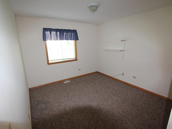 2nd bdrm 11'-2" BY 10'-1"