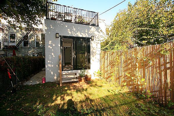 1st image of 138 16th St #1