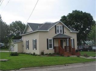 102 N Charles St, Calmar, IA 52132