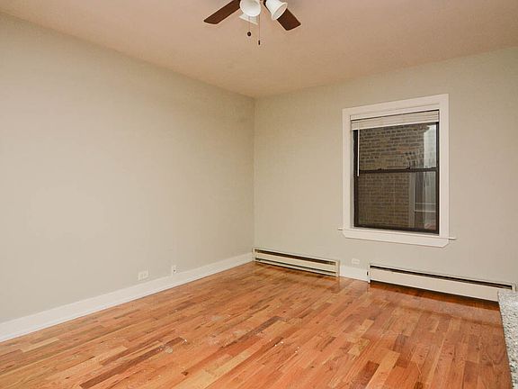 5th image of 635 W Barry Ave #504