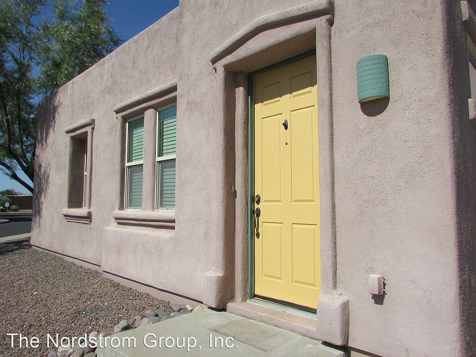 2nd image of 2978 N Cardell Cir