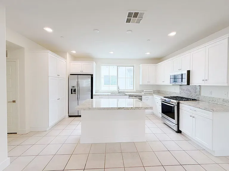 18288 Maidenhair Way — Photo 5