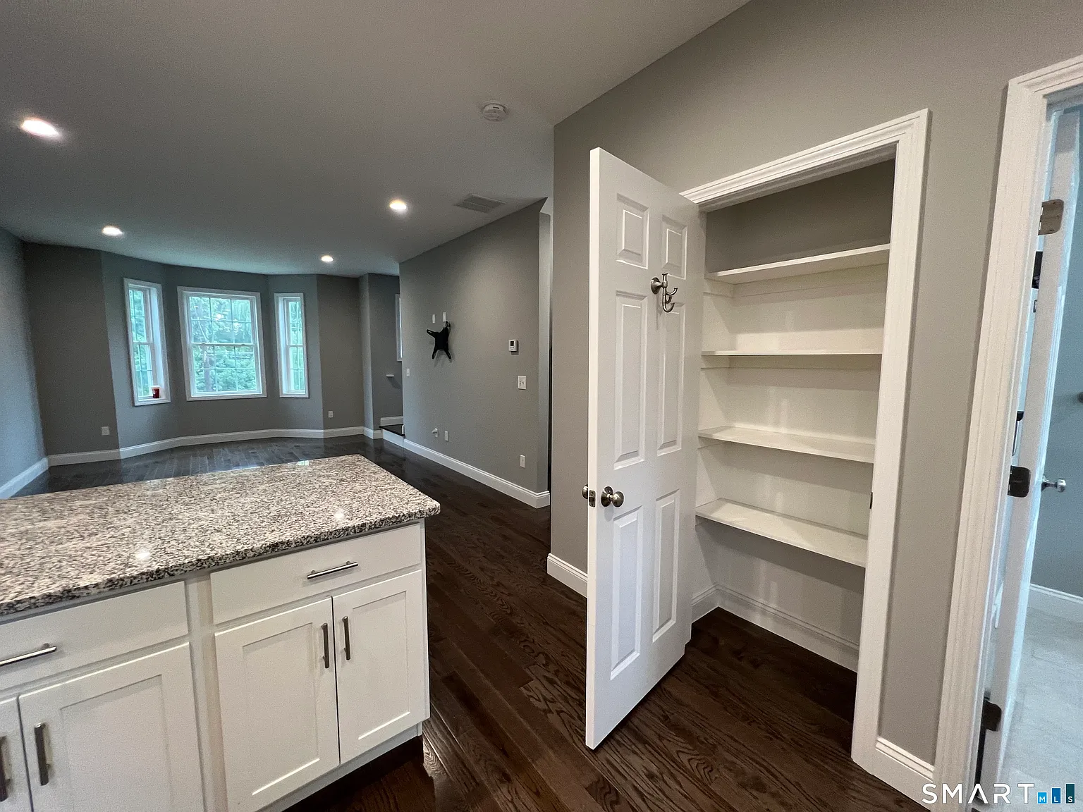 3 bed, 2.0 bath, 1150 sqft, $3,550 — Photo 4