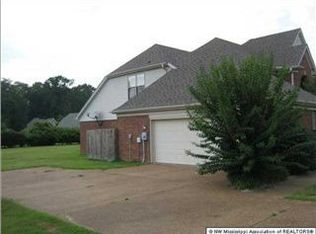 6363 Acree Woods Dr, Olive Branch, MS 38654
