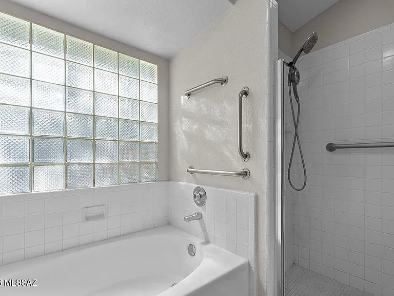 5580 N Via Umbrosa — Photo 30