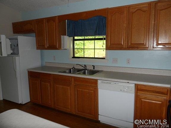 3rd image of 573-491 Fox Trace Dr