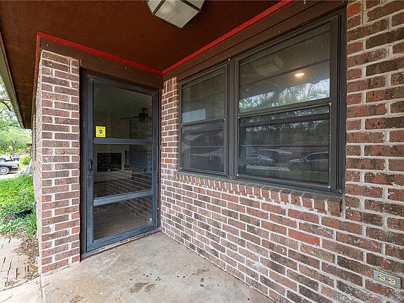 4th image of 927 Braeswood Dr