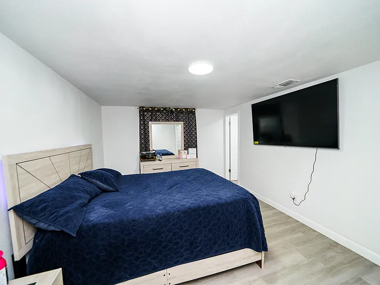 1160 Tarpon Ave — Photo 10