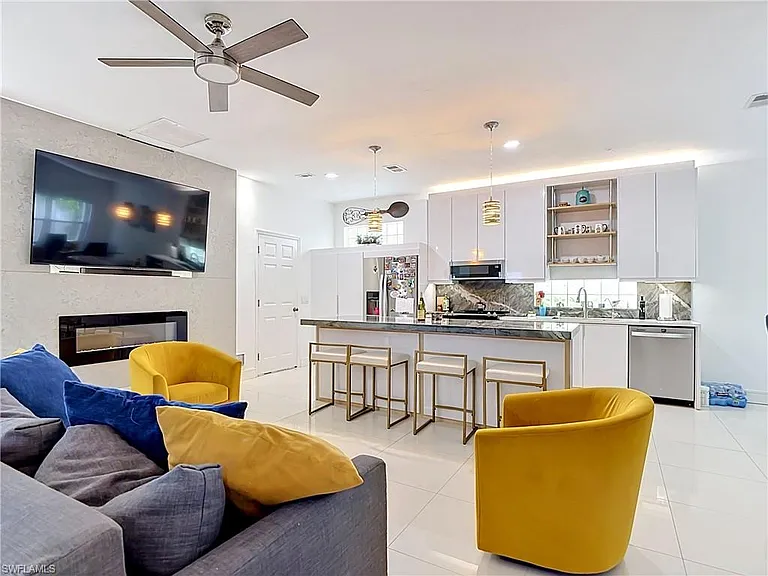 10735 San Tropez Cir — Photo 3