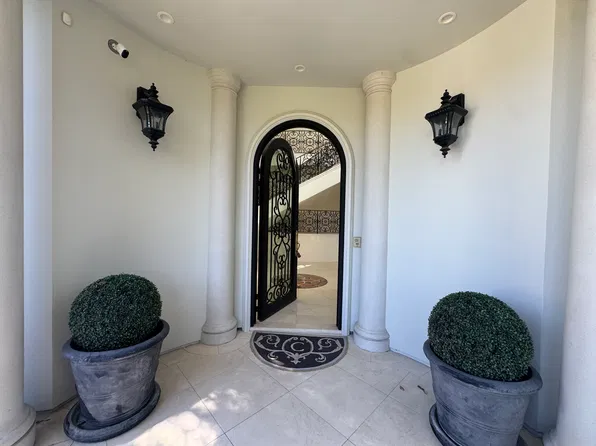 1485 Black Mountain Rd, Hillsborough, CA 94010
