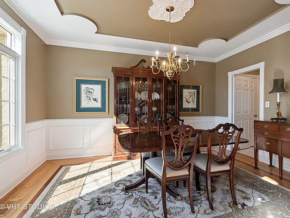 4th image of 10548 Louetta Ln