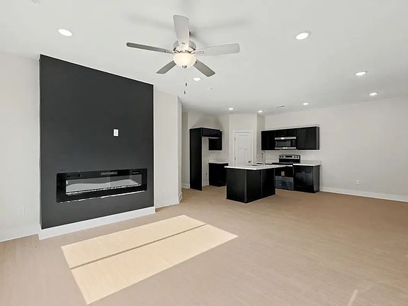 5th image of 12833 W Red Rock St #1