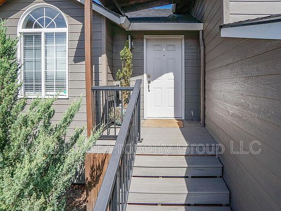 3rd image of 5611 NE 48th Ave