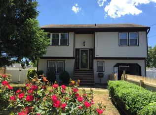12 Birchwood Dr, Keyport, NJ 07735