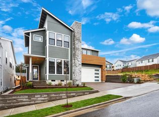 4468 NW Woodgate Ave, Portland, OR 97229