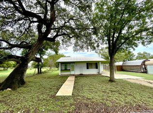 406 Hackberry St, Bandera, TX 78003