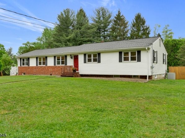 2 Wayside Ln, Clinton Twp., NJ 08833