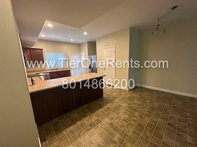 8272 S Bellingham Dr — Photo 3