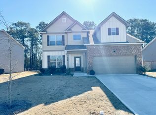 302 McGinnis Cir, Calhoun, GA 30701