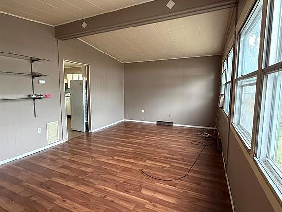 3rd image of UNIT 1000-1524 Rayner AVENUE