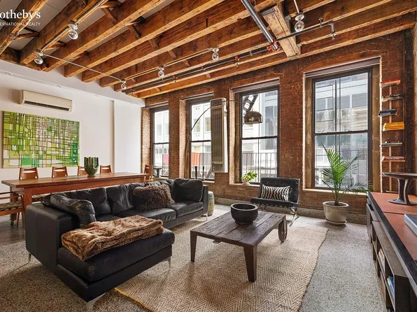 138 Fulton St #2, New York, NY 10038