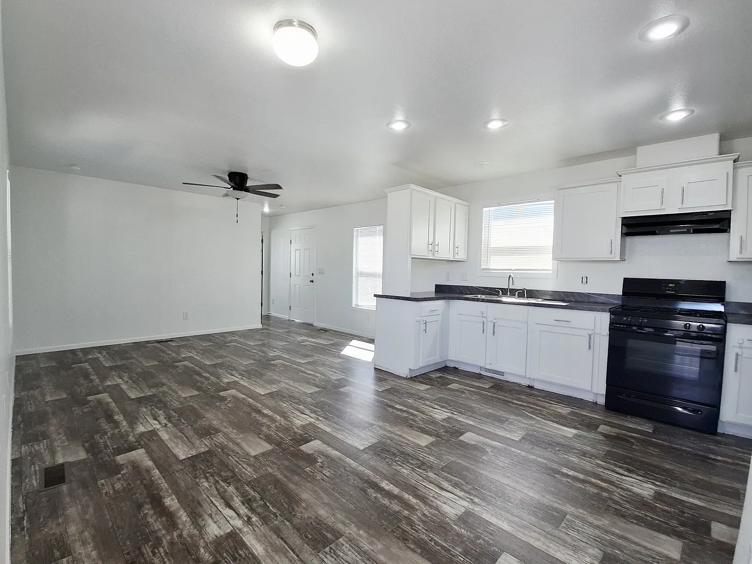 Maycliff Estates — Photo 4