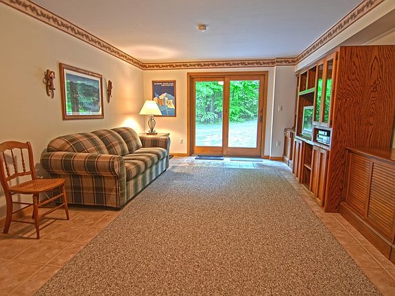 2nd image of 122 Beech Hill Cir