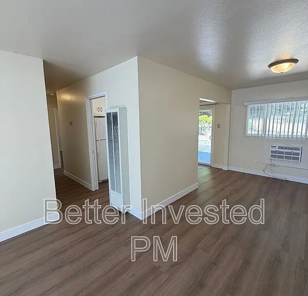 206 Rosemary Ln — Photo 3