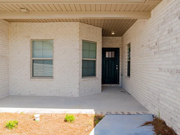 714 Canary Ct, Cantonment, FL 32533