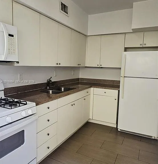 615 82nd St #1 — Photo 10