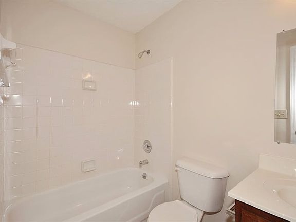 3rd image of 3061 Eastland Way