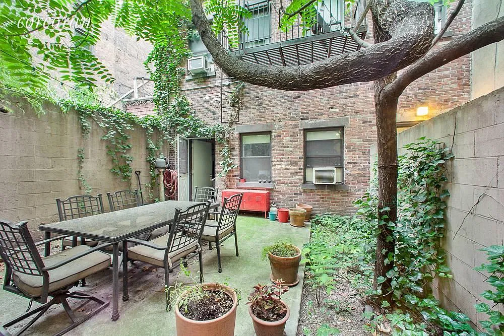 52 Spring Street — Photo 1