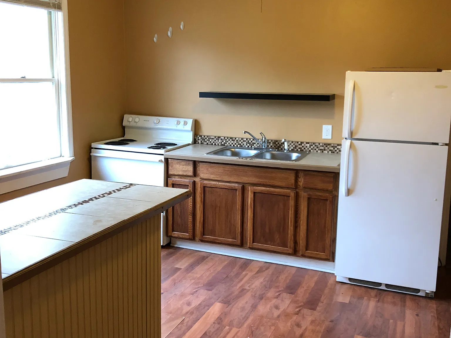 Davis Duplex-S Main St — Photo 4