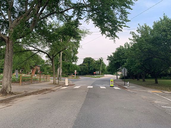 5th image of 3026 Maplewood Ave