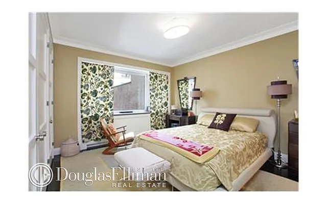 Rented by Douglas Elliman | media 19