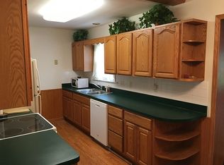 149 S Point Dr, Avon Lake, OH