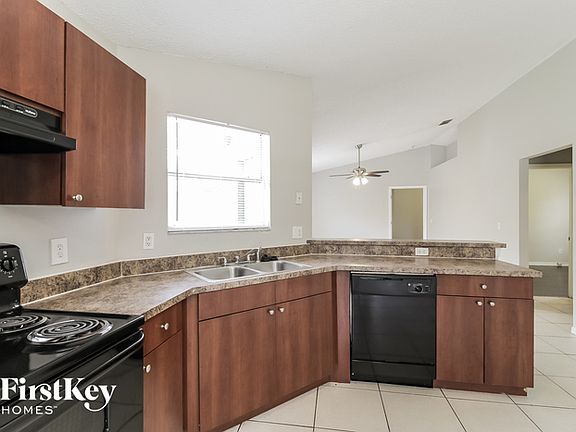 4th image of 7587 Groveoak Dr