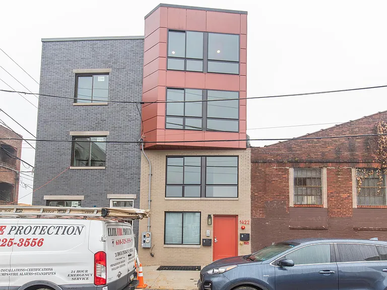 1422 Ogden St #2 — Photo 1